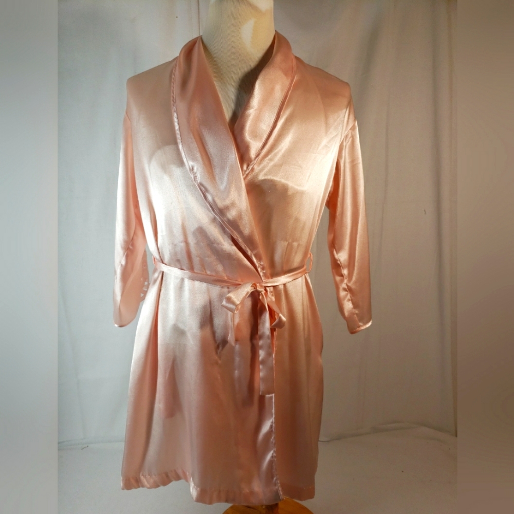 Size P Women's Pink Robe, Kimono, Housecoat. Laura Adams Loungewear. Preowned